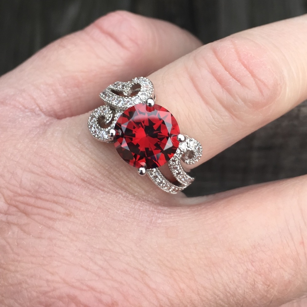 - Garnet Filigree Deco Silver Ring! NEW!